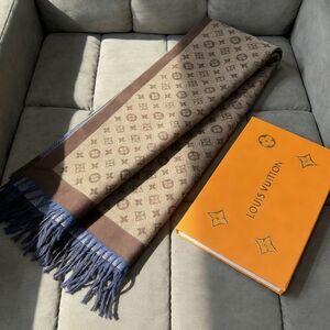<AUTHENTIC>Louis Vuitton Scarf